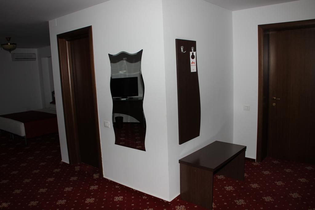 Hotel Royal 2 Urziceni 部屋 写真